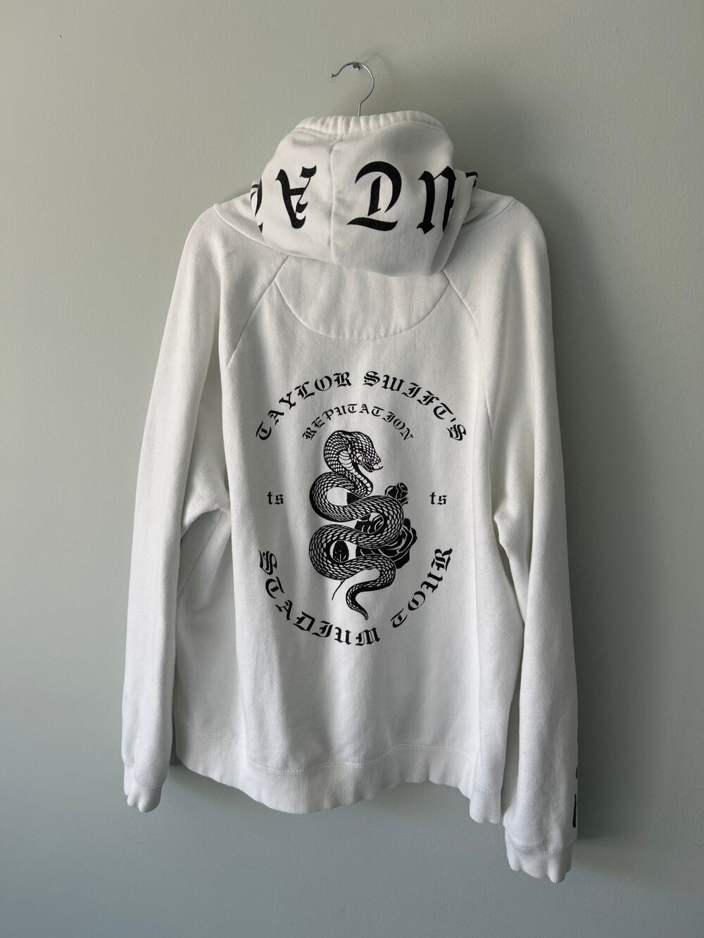 Taylor Swift 2018 Reputation Stadium Tour White Long Sleeve Hoodie Large